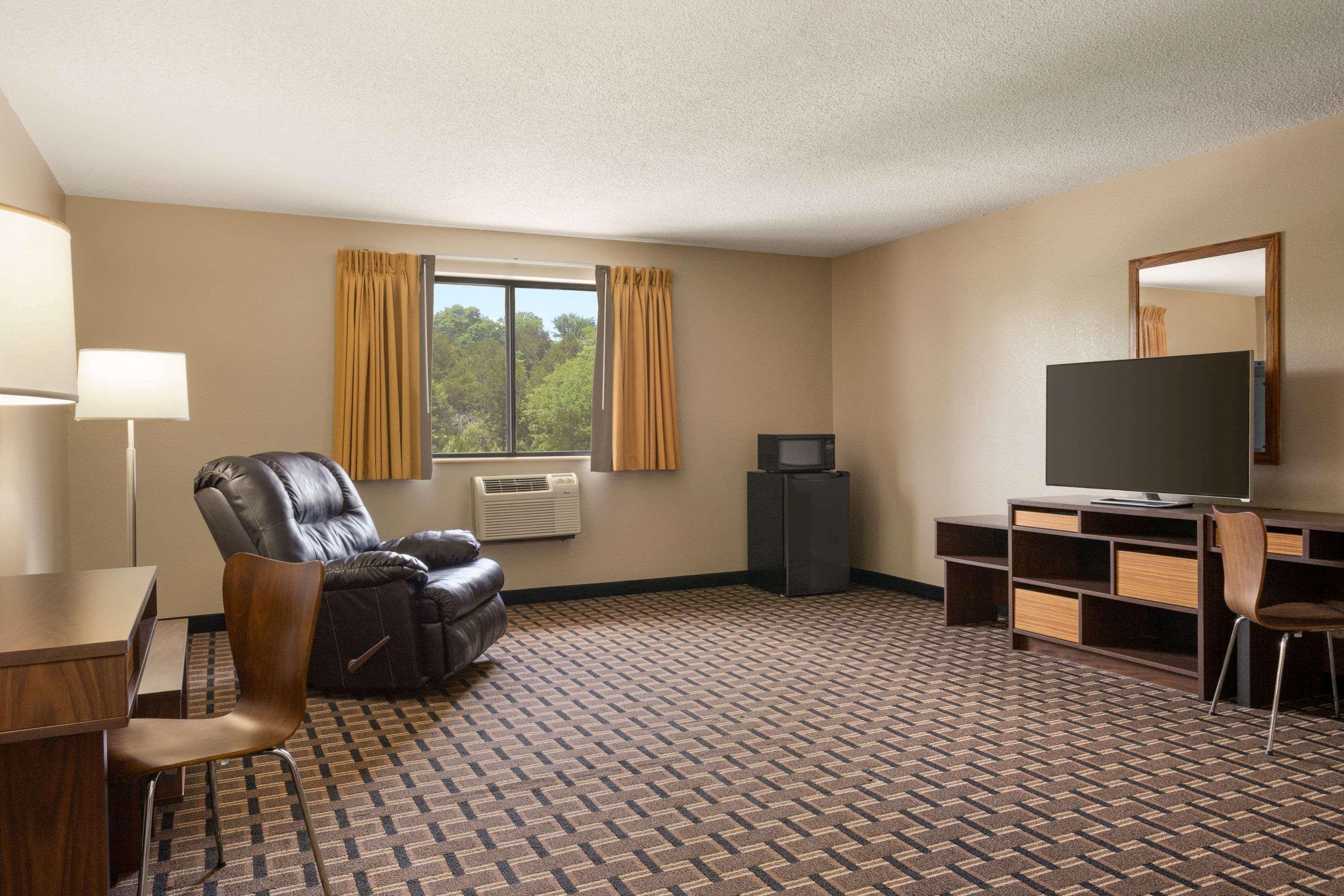 Super 8 By Wyndham Mayfield Exterior foto